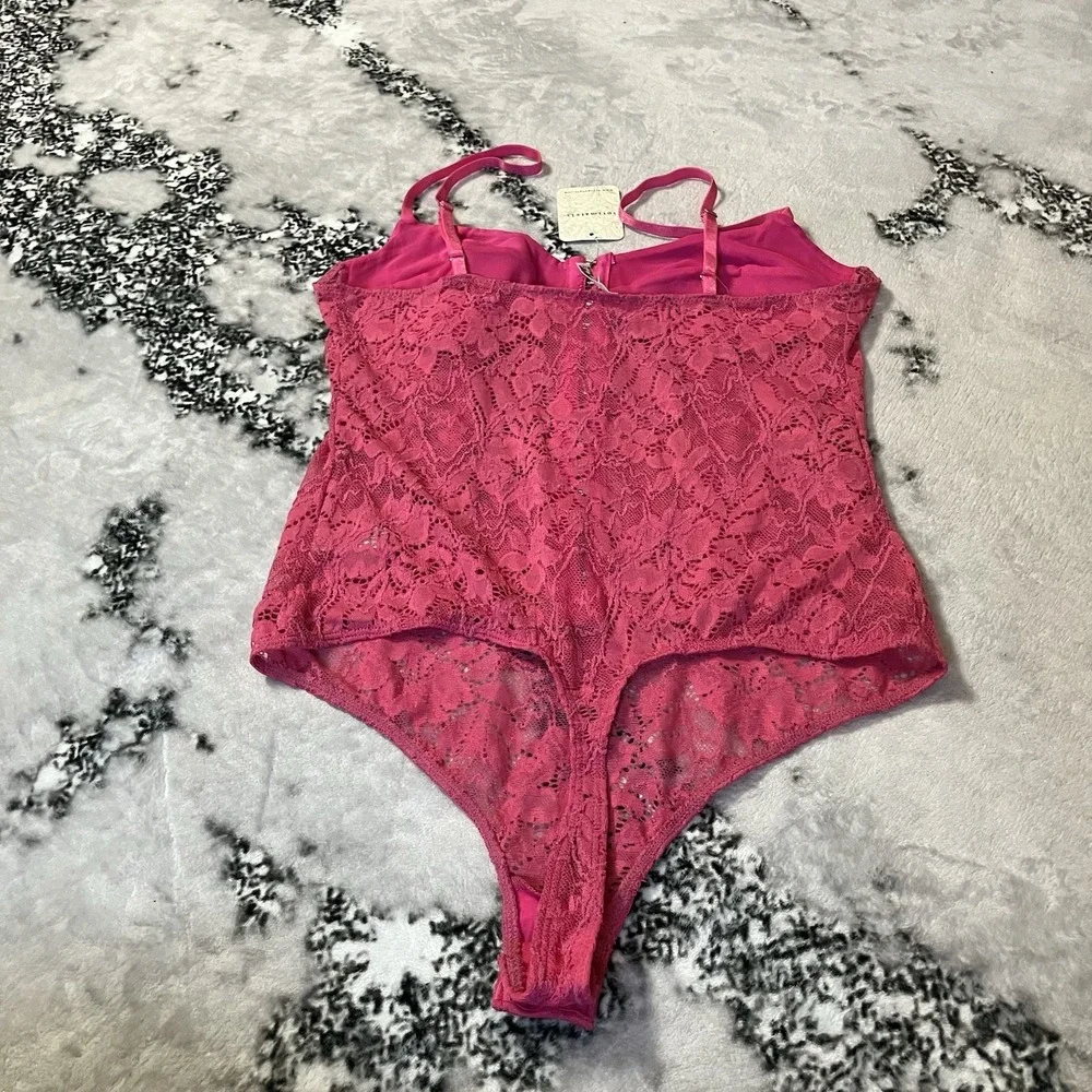 Free People Intimately Bodysuit Lace Night Rhythem Womens Size Small‎ Pink